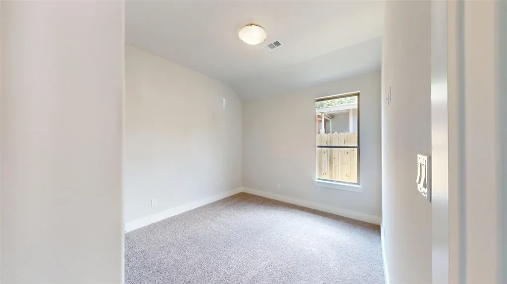2825 S Grove Street Fort Worth TX 76104
