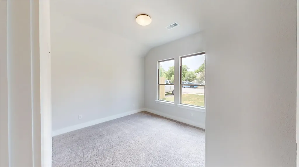 2825 S Grove Street Fort Worth TX 76104