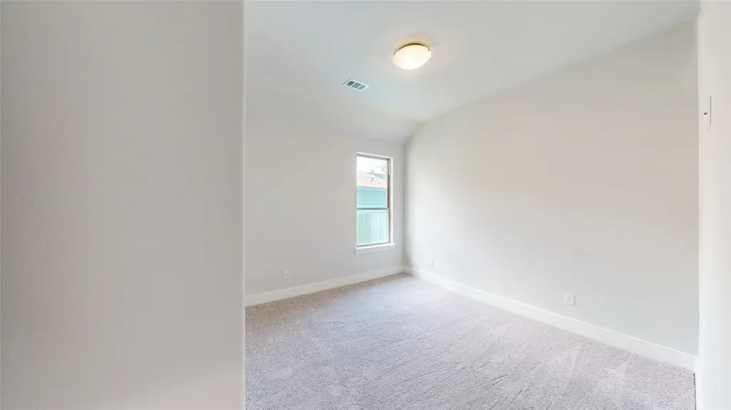 2825 S Grove Street Fort Worth TX 76104