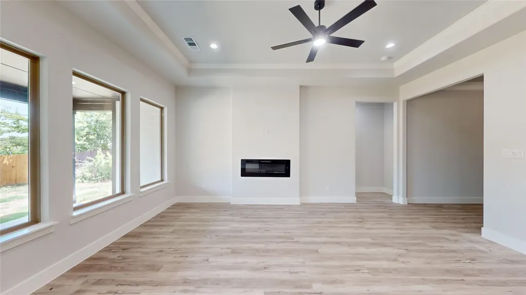 2825 S Grove Street Fort Worth TX 76104