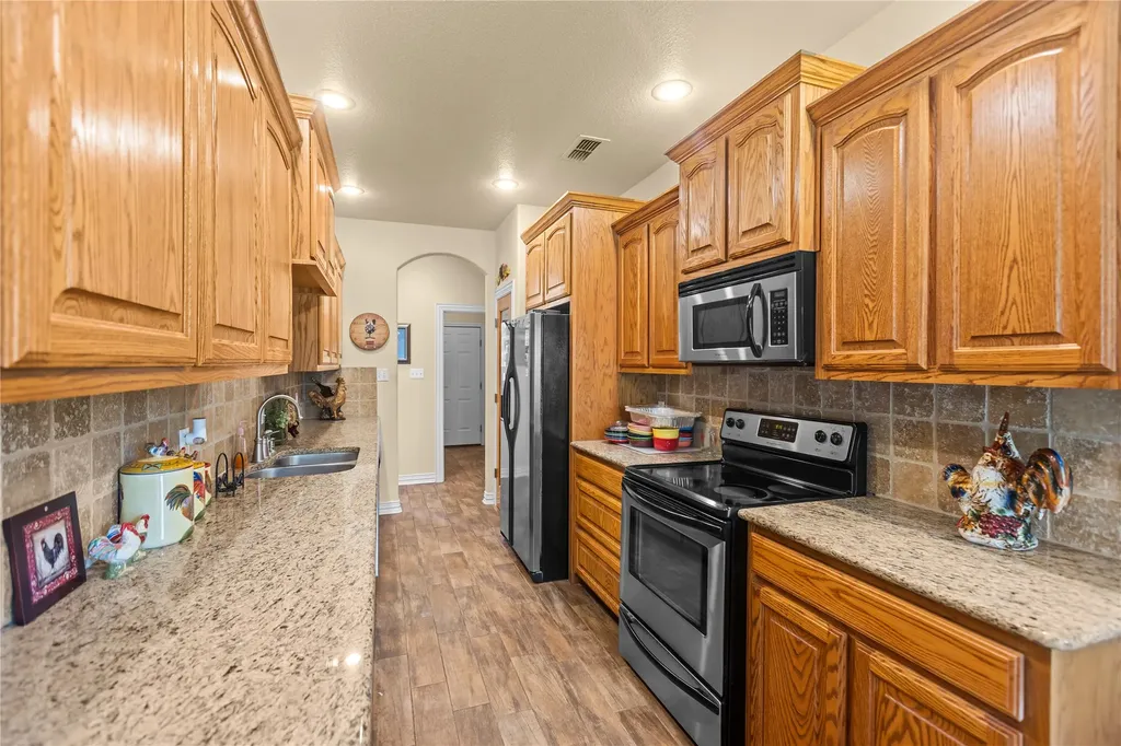 52 Cedar Bayou Circle Pottsboro TX 75076