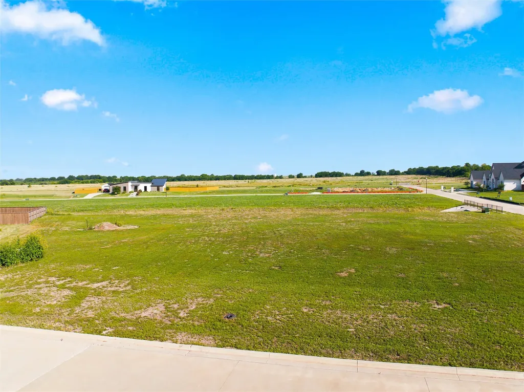133 Iris Street Lorena TX 76655