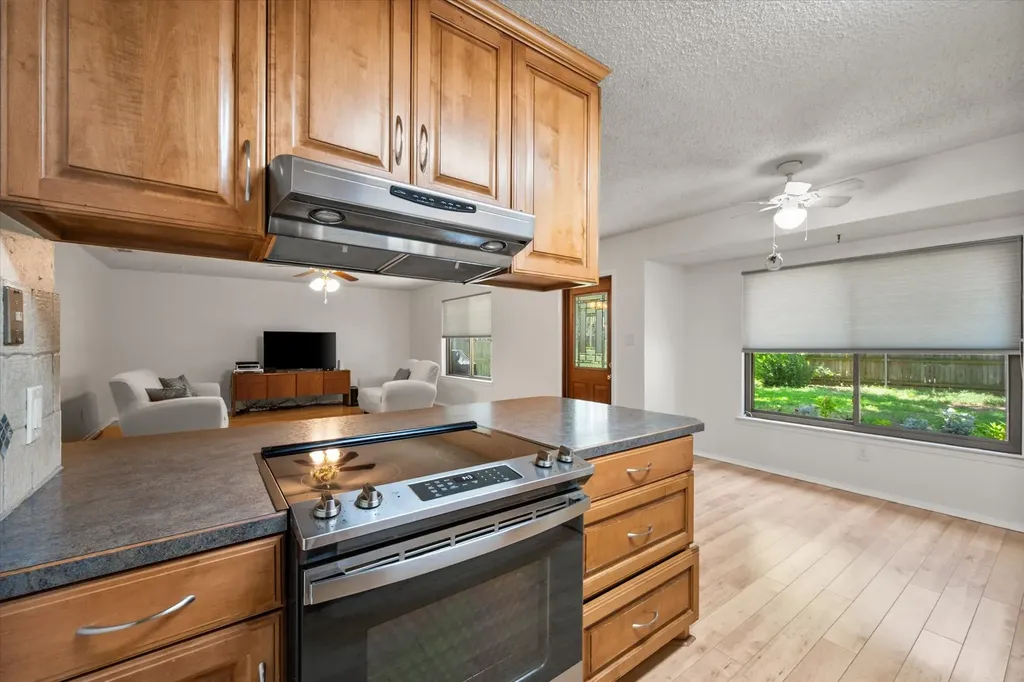 5100 Lasalle Drive Arlington TX 76016