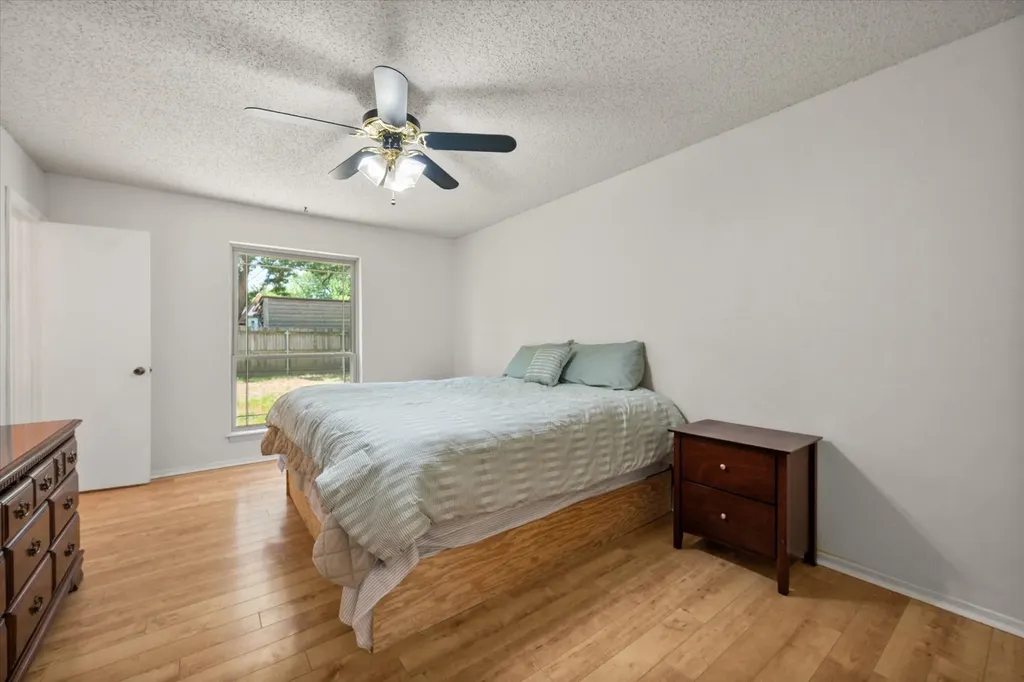 5100 Lasalle Drive Arlington TX 76016