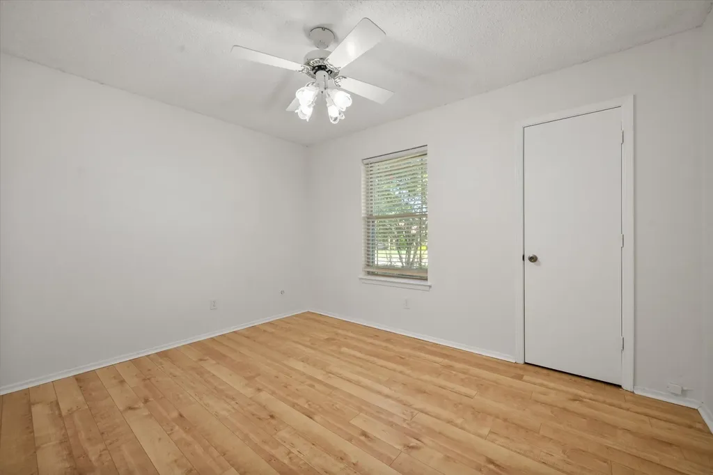 5100 Lasalle Drive Arlington TX 76016