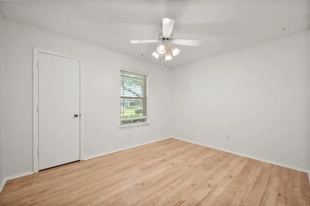5100 Lasalle Drive Arlington TX 76016