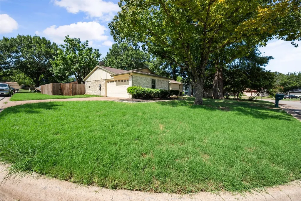 5100 Lasalle Drive Arlington TX 76016