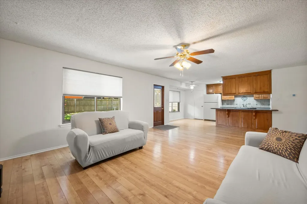 5100 Lasalle Drive Arlington TX 76016