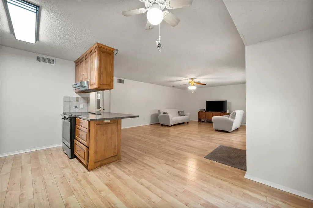 5100 Lasalle Drive Arlington TX 76016