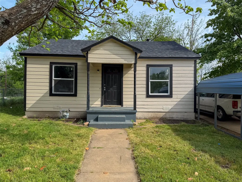 627 E Woodard Street Denison TX 75021