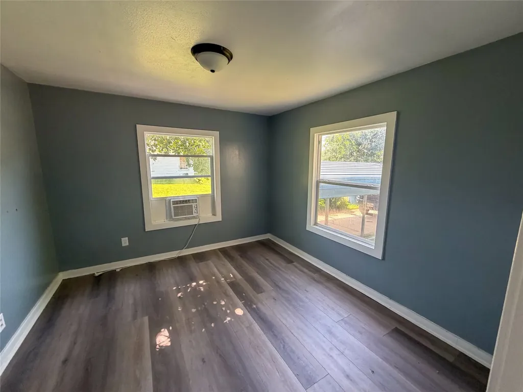 627 E Woodard Street Denison TX 75021
