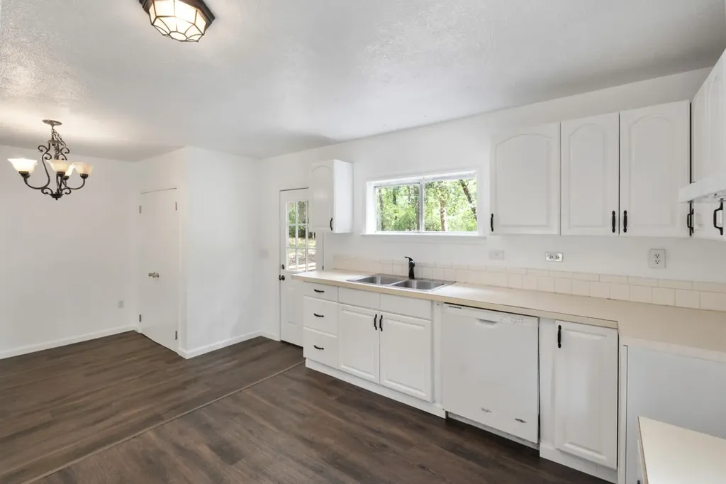 14224 Daniel Boone Lane Log Cabin TX 75148