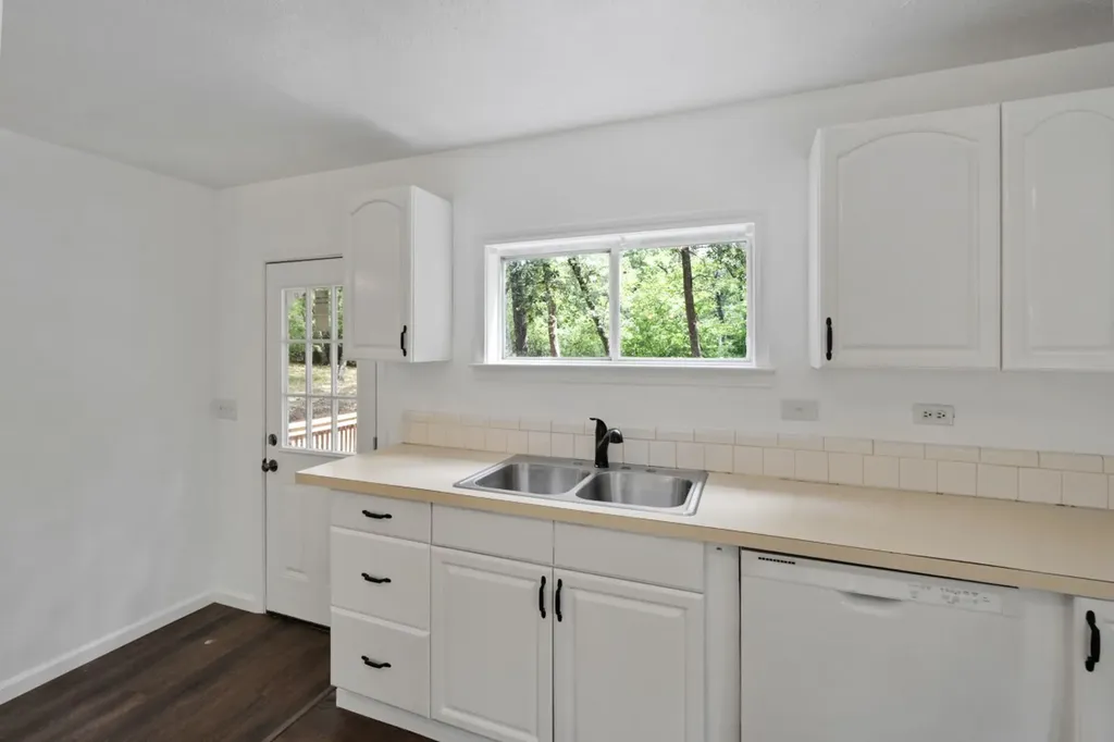 14224 Daniel Boone Lane Log Cabin TX 75148