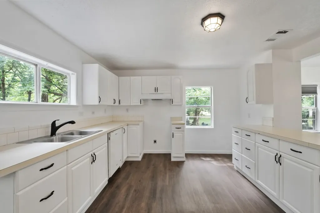 14224 Daniel Boone Lane Log Cabin TX 75148