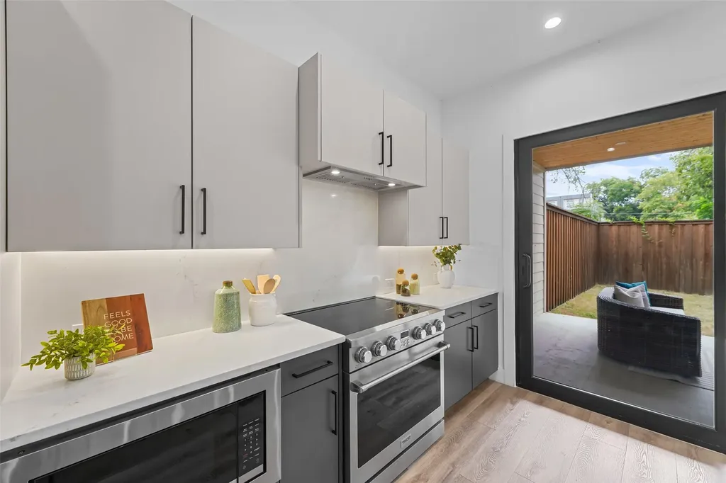 2304 Hondo Dallas TX 75219