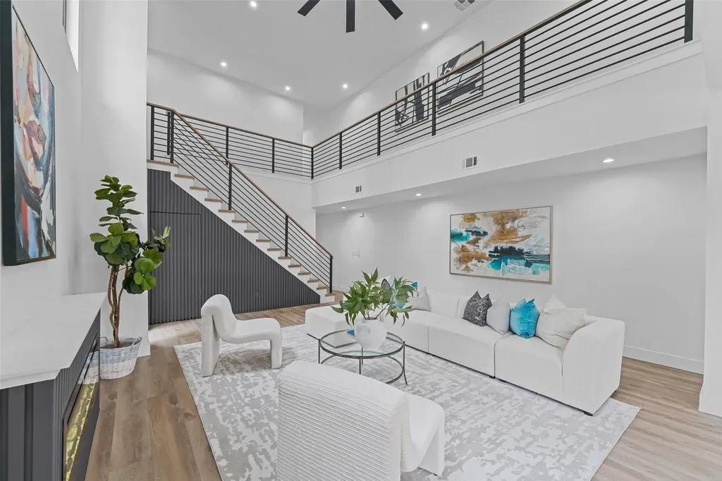 2304 Hondo Dallas TX 75219