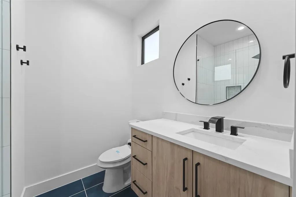 2304 Hondo Dallas TX 75219