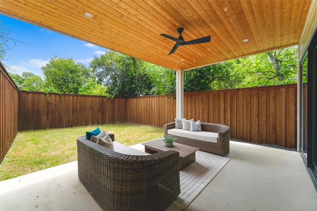2304 Hondo Dallas TX 75219