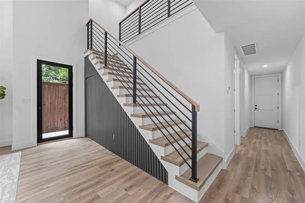 2304 Hondo Dallas TX 75219