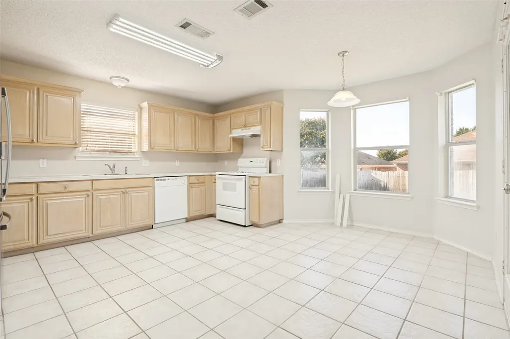 330 Mesquite Hill Drive Arlington TX 76002