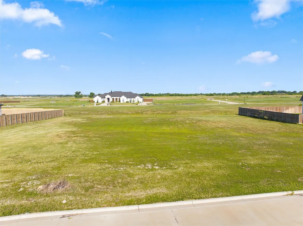 113 Iris Street Lorena TX 76655