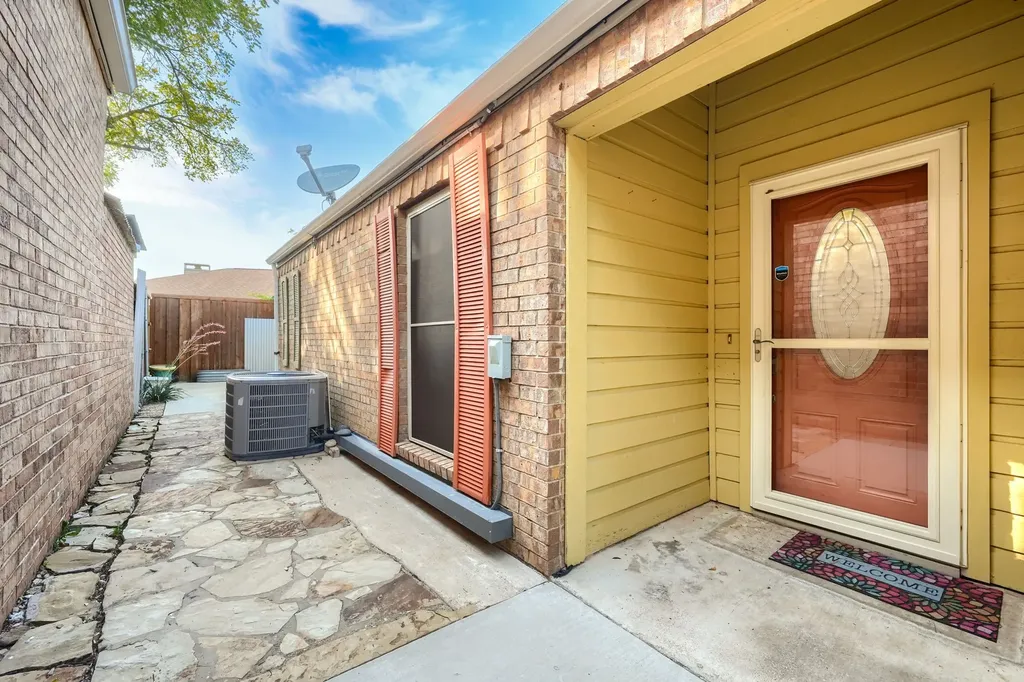 507 Briarcliff Drive Garland TX 75043