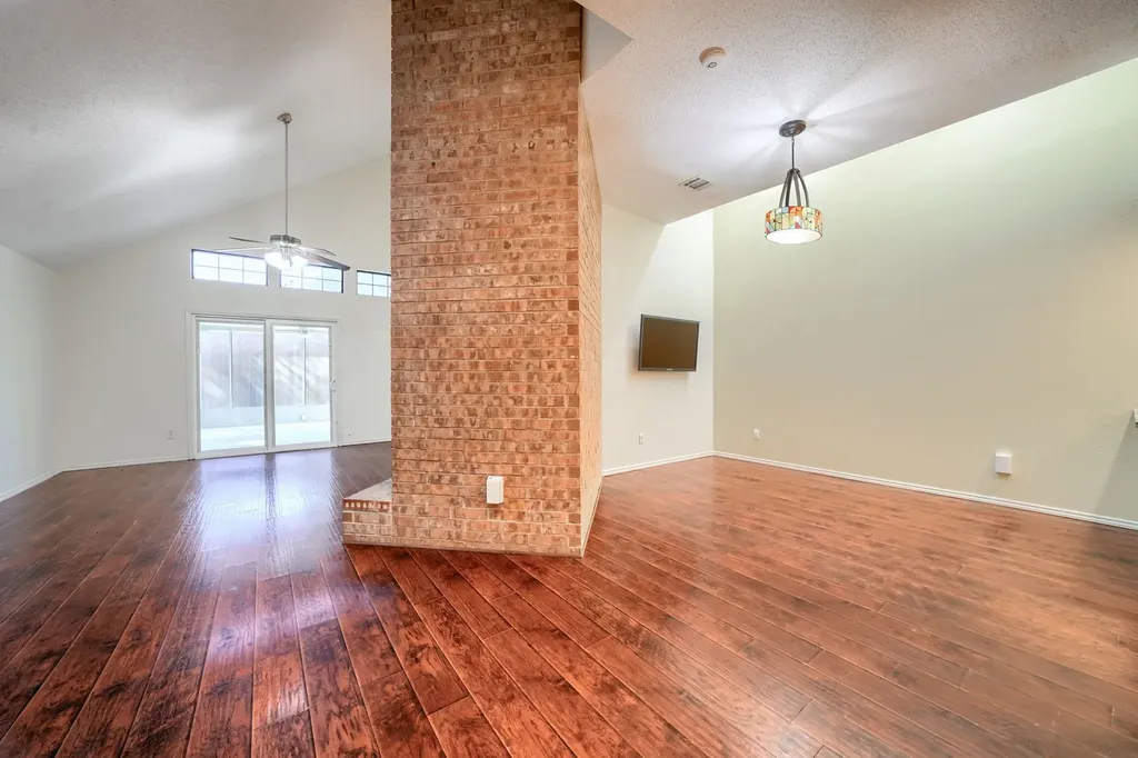 507 Briarcliff Drive Garland TX 75043