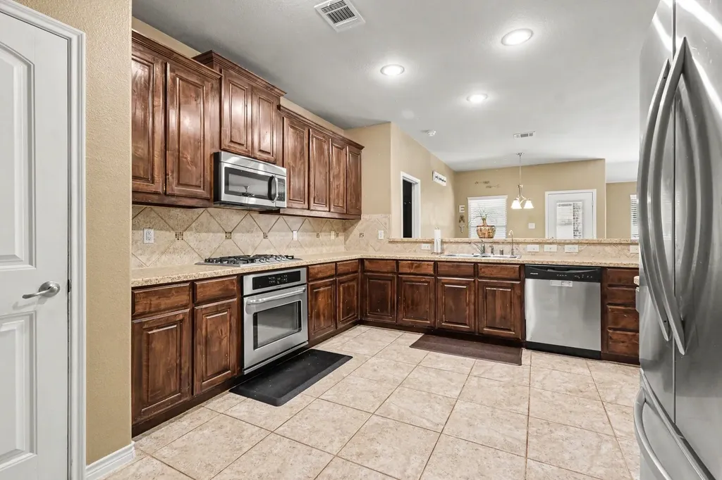 231 Orbit Drive Lavon TX 75166