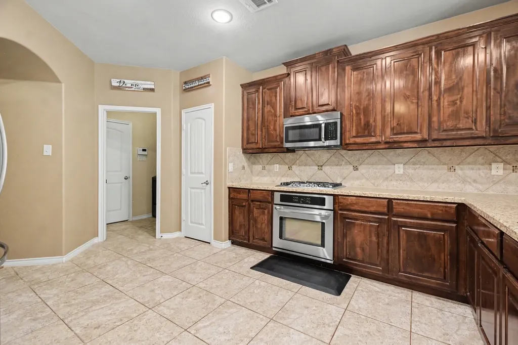 231 Orbit Drive Lavon TX 75166
