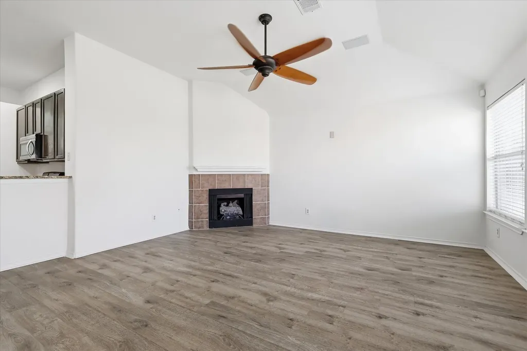 5625 Overland Drive The Colony TX 75056