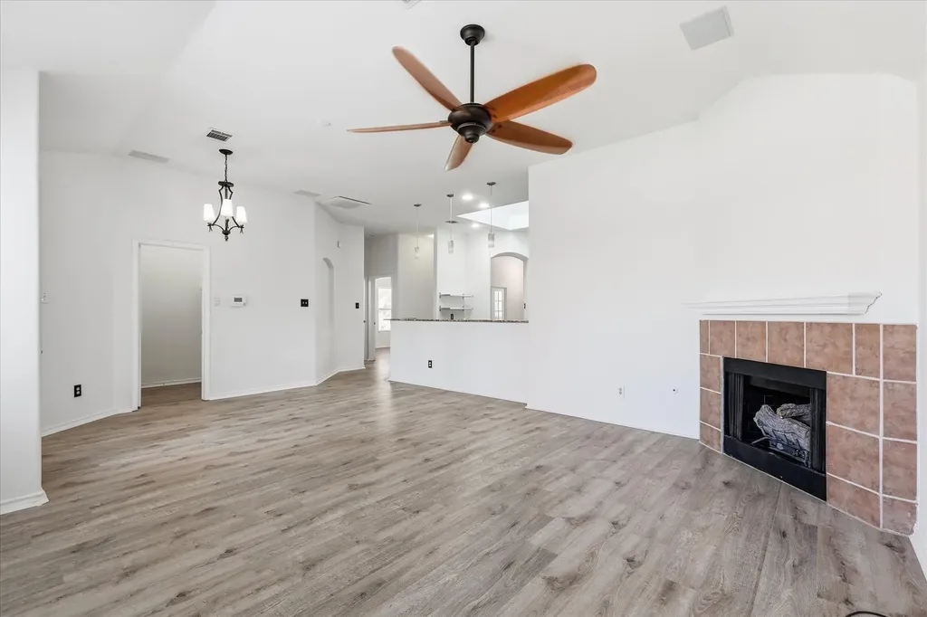 5625 Overland Drive The Colony TX 75056