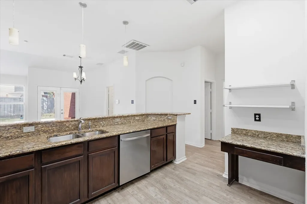 5625 Overland Drive The Colony TX 75056