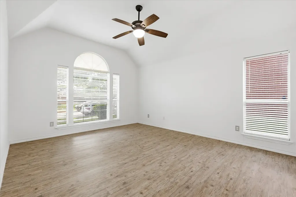 5625 Overland Drive The Colony TX 75056