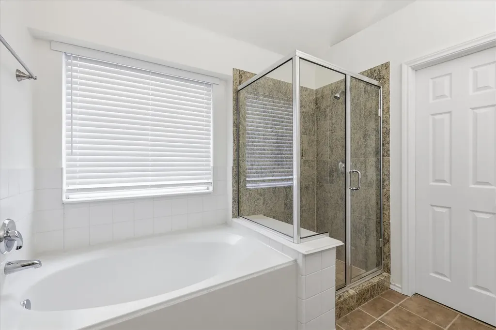 5625 Overland Drive The Colony TX 75056