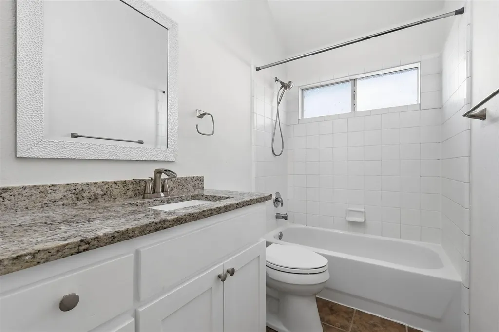 5625 Overland Drive The Colony TX 75056