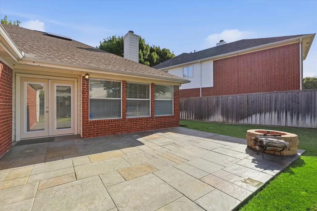 5625 Overland Drive The Colony TX 75056