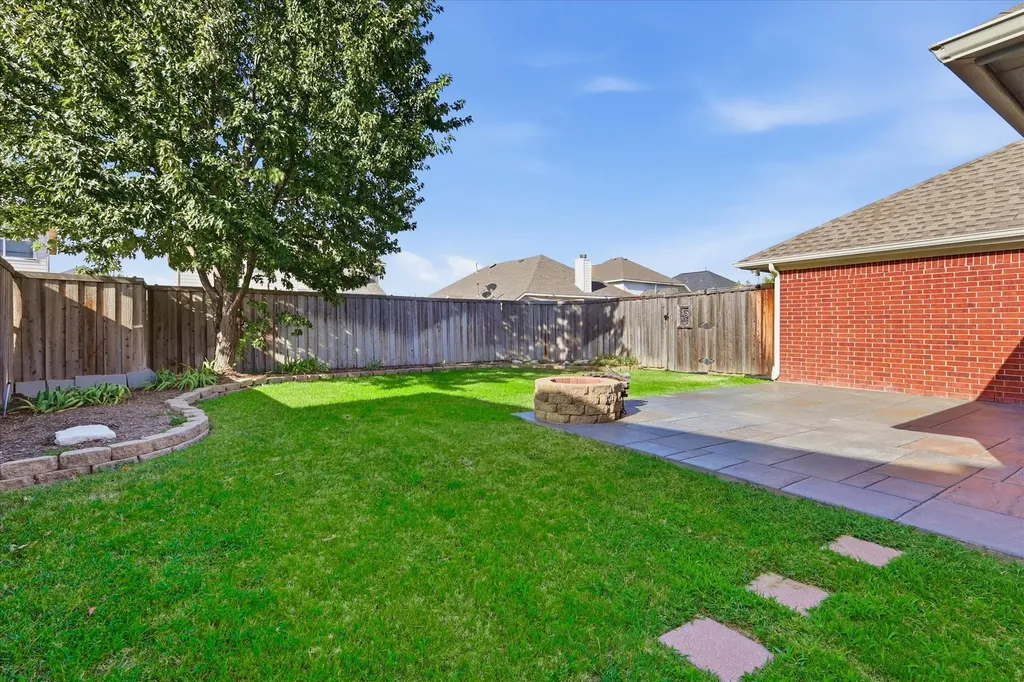 5625 Overland Drive The Colony TX 75056