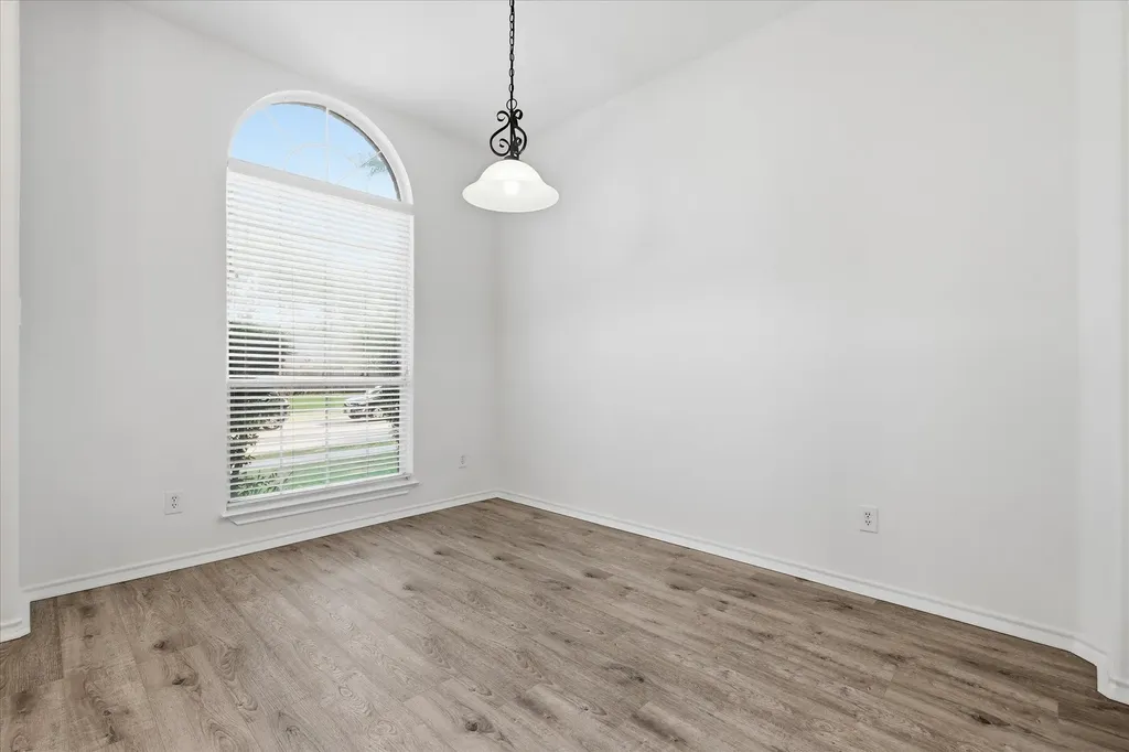 5625 Overland Drive The Colony TX 75056