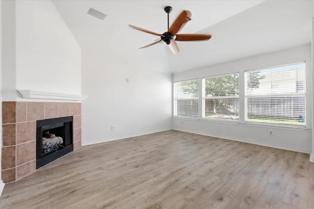 5625 Overland Drive The Colony TX 75056