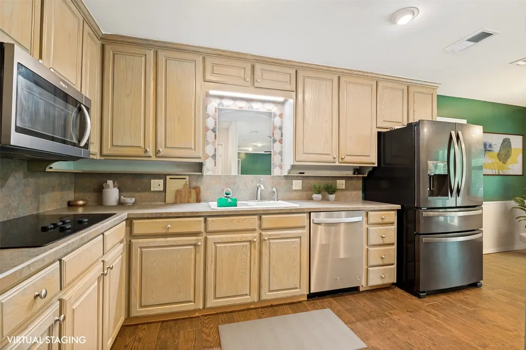 2215 W Sanford Street Arlington TX 76012