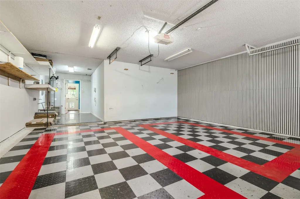 2215 W Sanford Street Arlington TX 76012