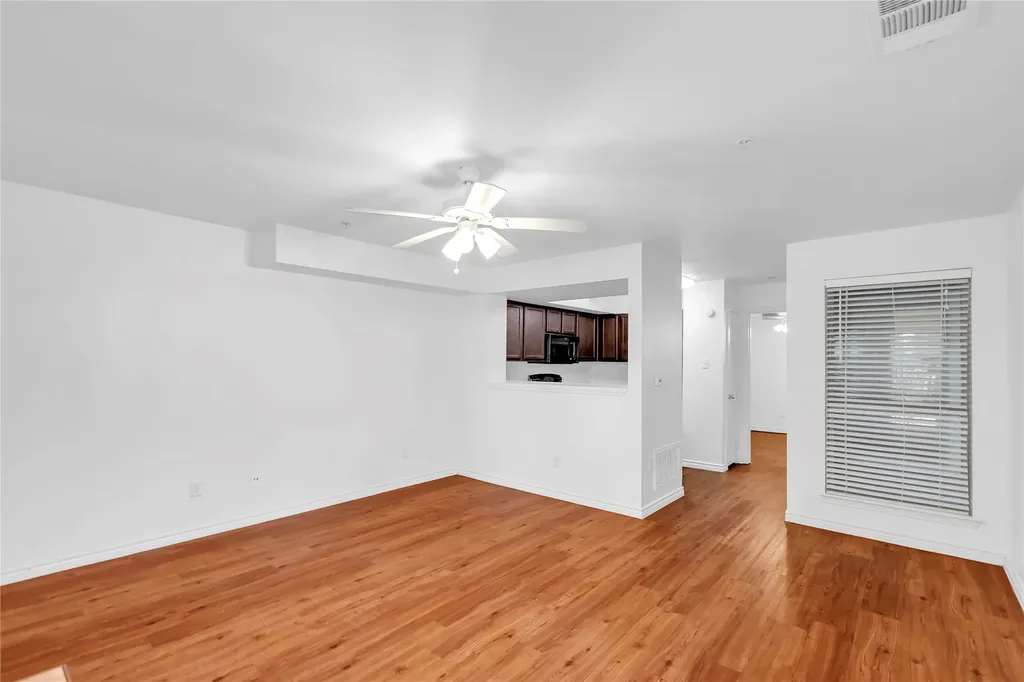 9829 Walnut Street Dallas TX 75243