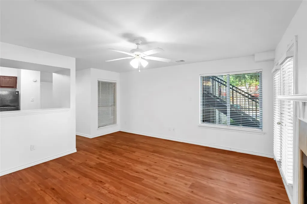 9829 Walnut Street Dallas TX 75243