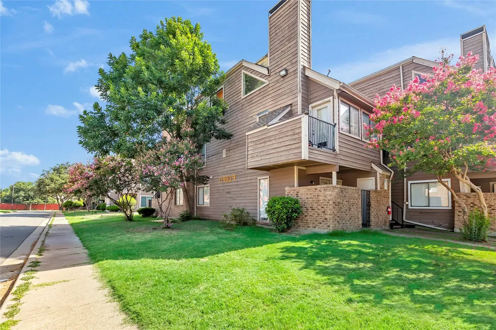 9829 Walnut Street Dallas TX 75243