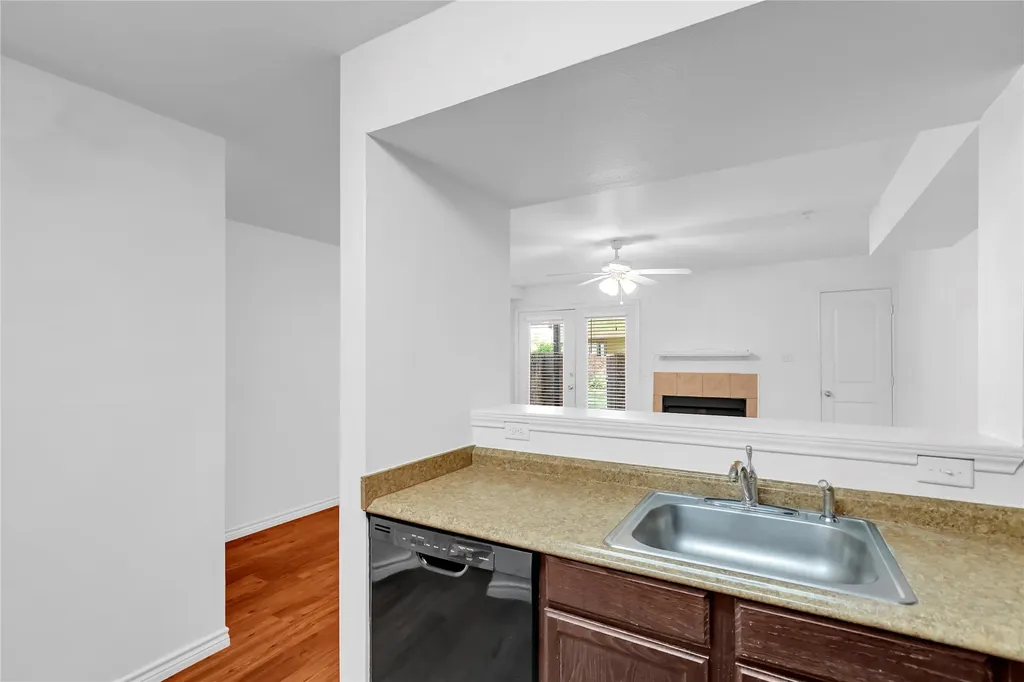 9829 Walnut Street Dallas TX 75243