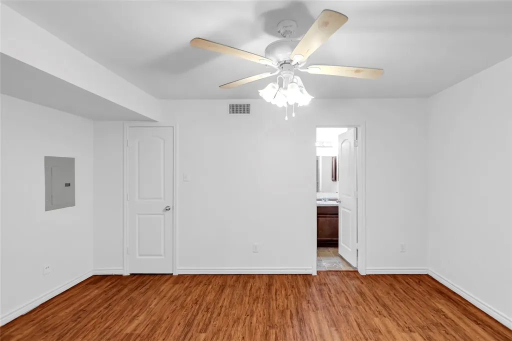 9829 Walnut Street Dallas TX 75243
