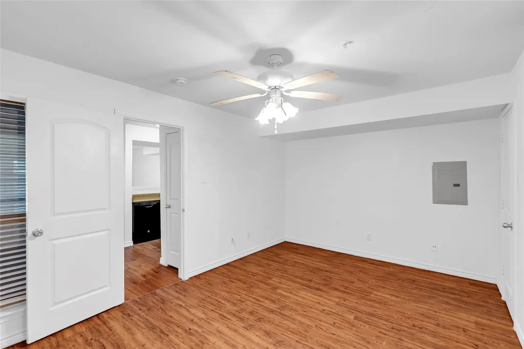 9829 Walnut Street Dallas TX 75243