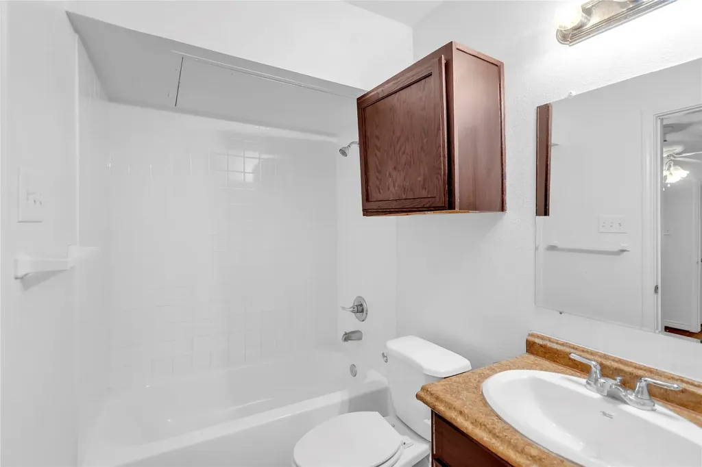 9829 Walnut Street Dallas TX 75243