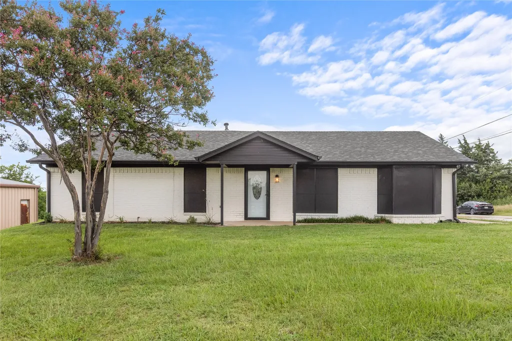 1939 E Texas Street Denison TX 75021