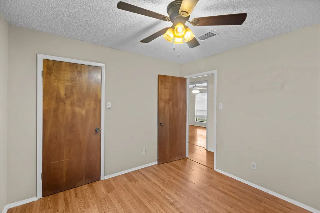 1939 E Texas Street Denison TX 75021